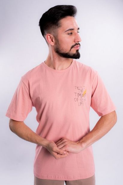 Oferta de Camiseta Masculina Manga Curta Rosa por R$49,99